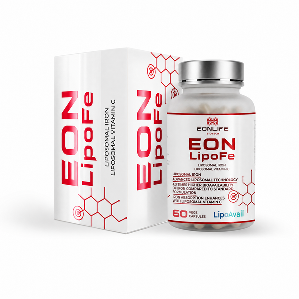 Grafika przedstawia suplement diety EON LipoFe marki EONLIFE Biotech wraz z eleganckim opakowaniem kartonowym. Produkt utrzymany jest w biało-czerwonej kolorystyce, która nawiązuje do żelaza, energii organizmu oraz wsparcia produkcji czerwonych krwinek. Minimalistyczny design opakowania wzbogacono o motywy inspirowane strukturami molekularnymi, podkreślające nowoczesny charakter suplementu. Na etykiecie widoczne są informacje o liposomalnym żelazie, liposomalnej witaminie C oraz technologii LipoAvail®.