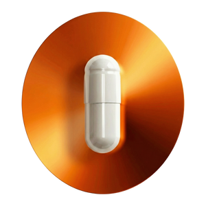 Grafika przedstawia białą kapsułkę suplementu diety EON LipoC marki EONLIFE Biotech umieszczoną centralnie na okrągłym tle w intensywnych odcieniach pomarańczu i złota.